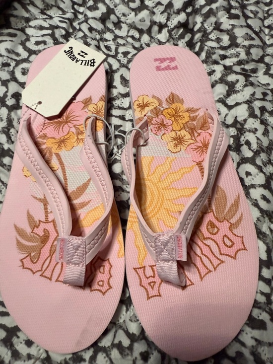 Billabong Shoes - Billabong Pink Floral Print Women's Flip Flop Sandals